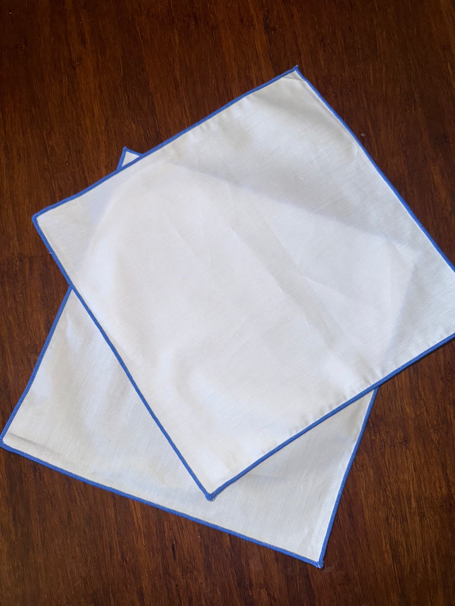 Colored Trim Napkin Set