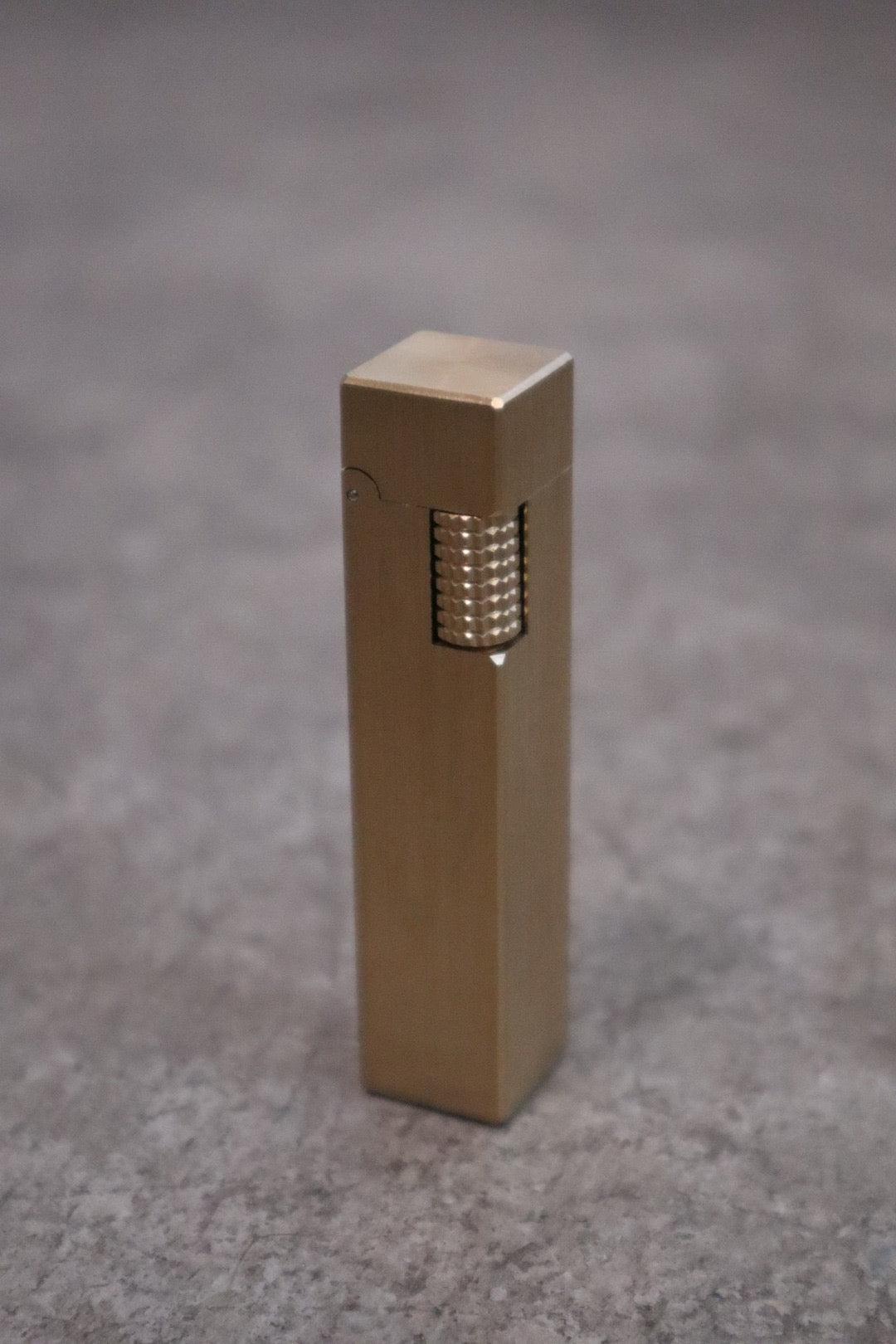 Studio NOTO - skinny brass lighter