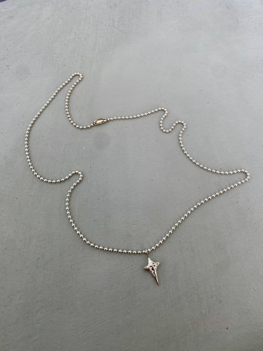 L.jardim netty ball chain with twinkle
