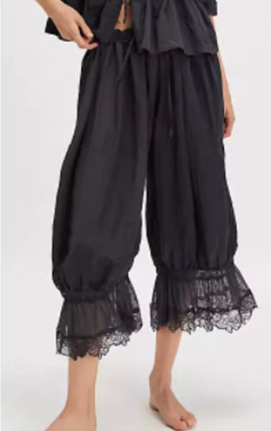 Loose Fit Cropped Bloomers