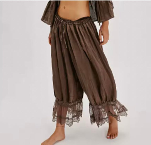 Loose Fit Cropped Bloomers