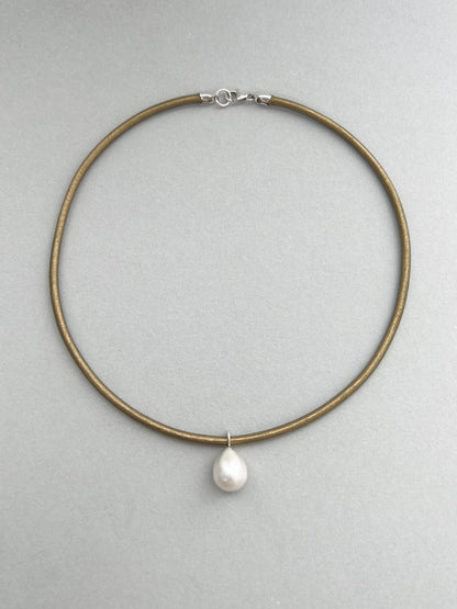 Jihye Leather Chokers