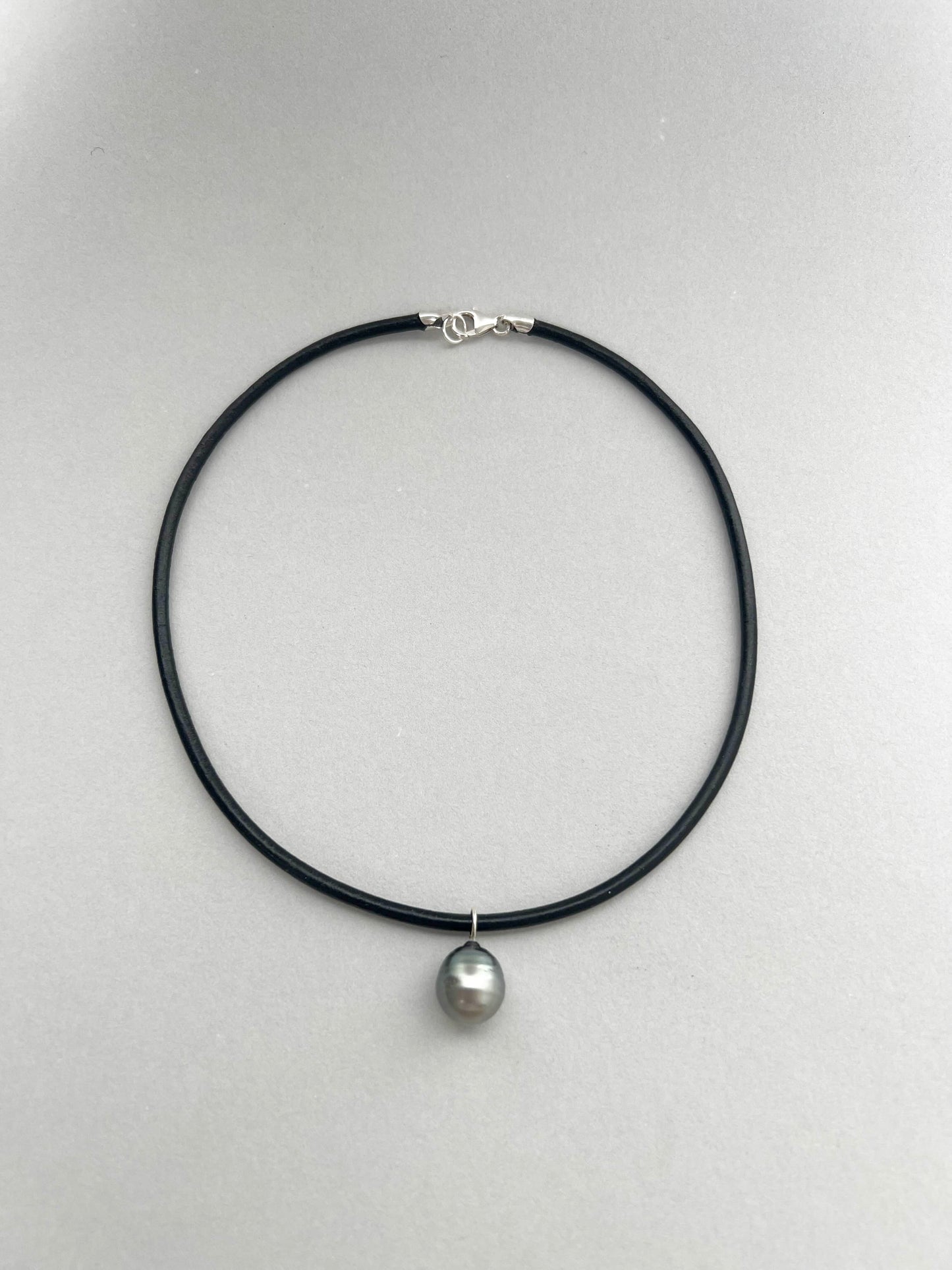 Jihye Leather Chokers