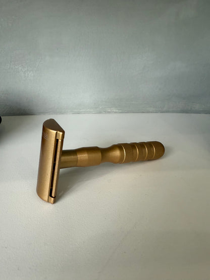 Vintage Shaving Razor