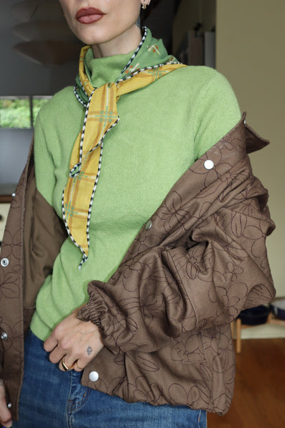 Reversible yellow and green scarf