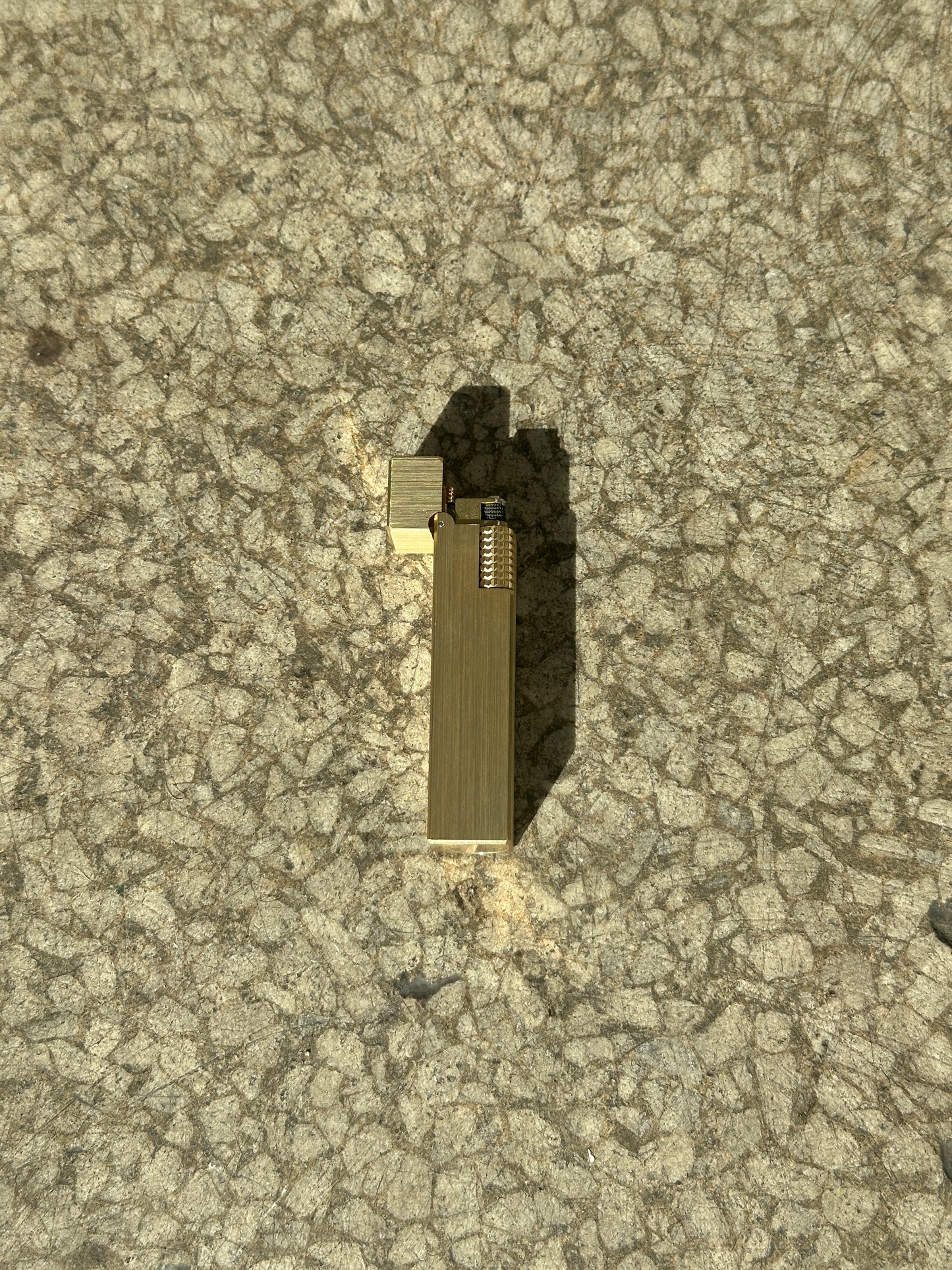 Studio NOTO - skinny brass lighter