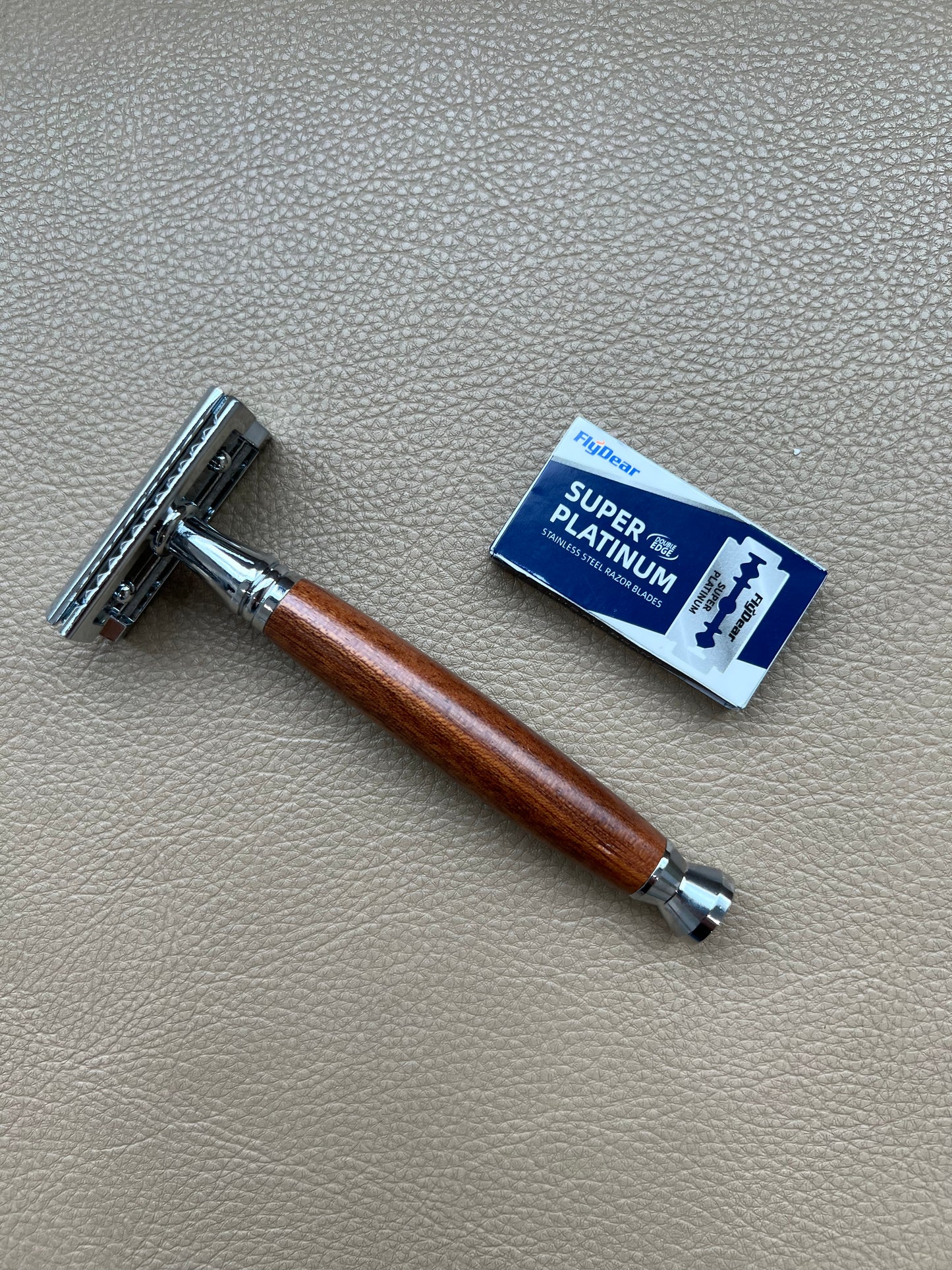 Safety Razor with wooden handle