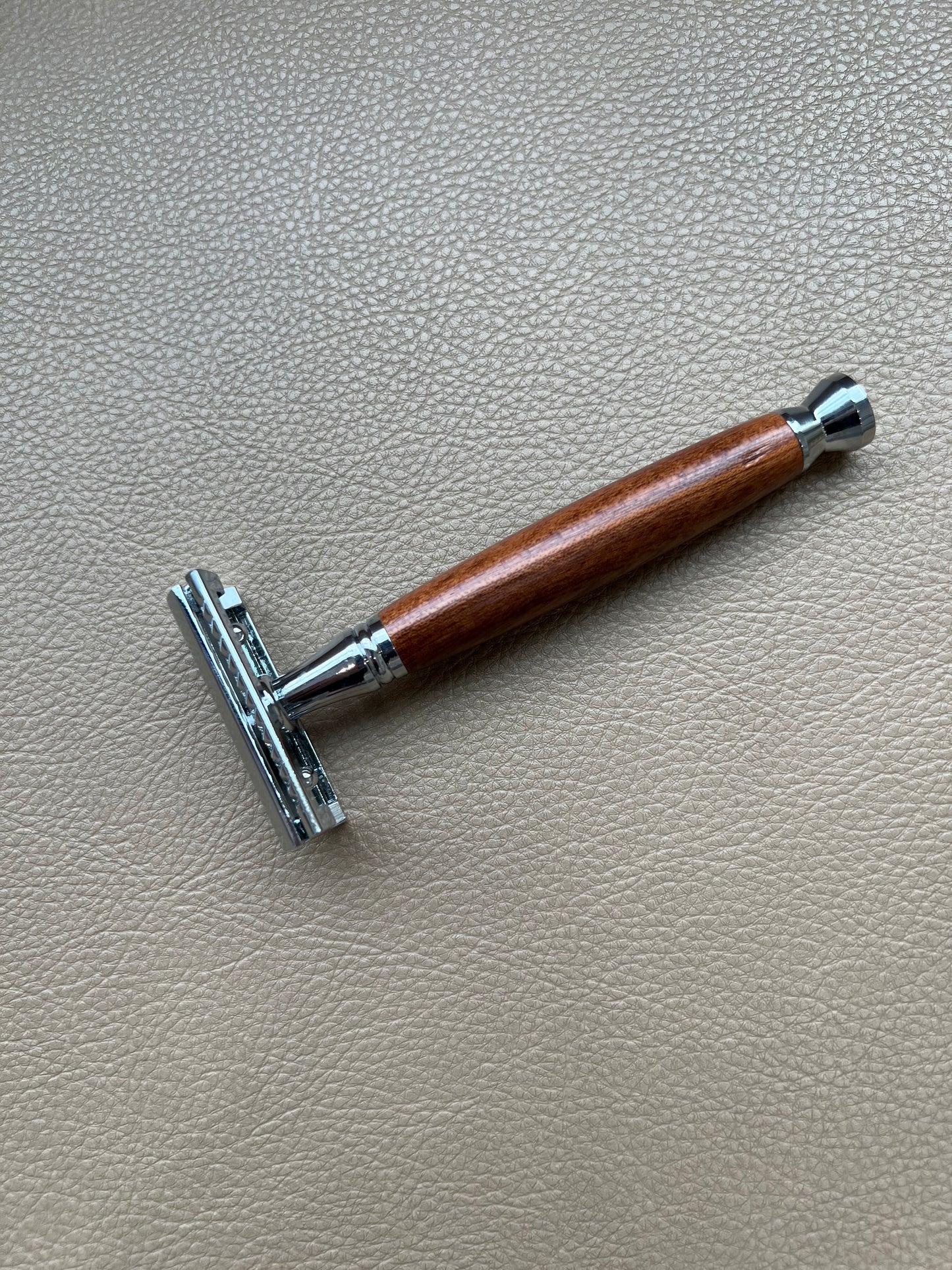 Safety Razor with wooden handle