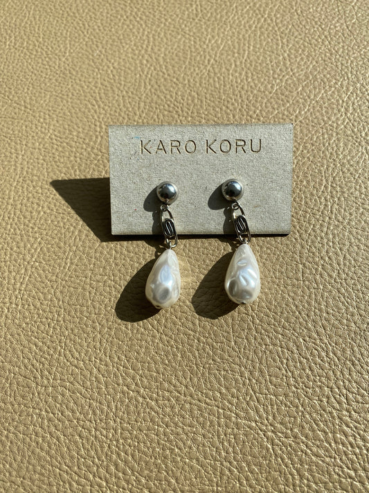 KARO KORU Pearl on Chain Mini Drop